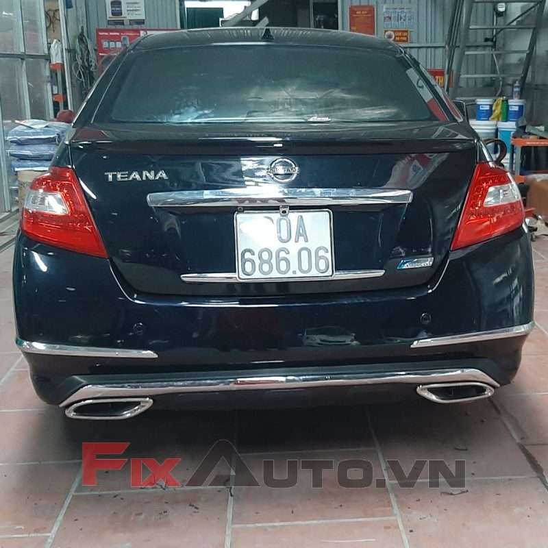Lip pô xe Teana