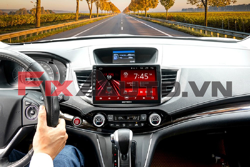 Sử dụng màn hình xe ô tô giúp lái xe an toàn hơn