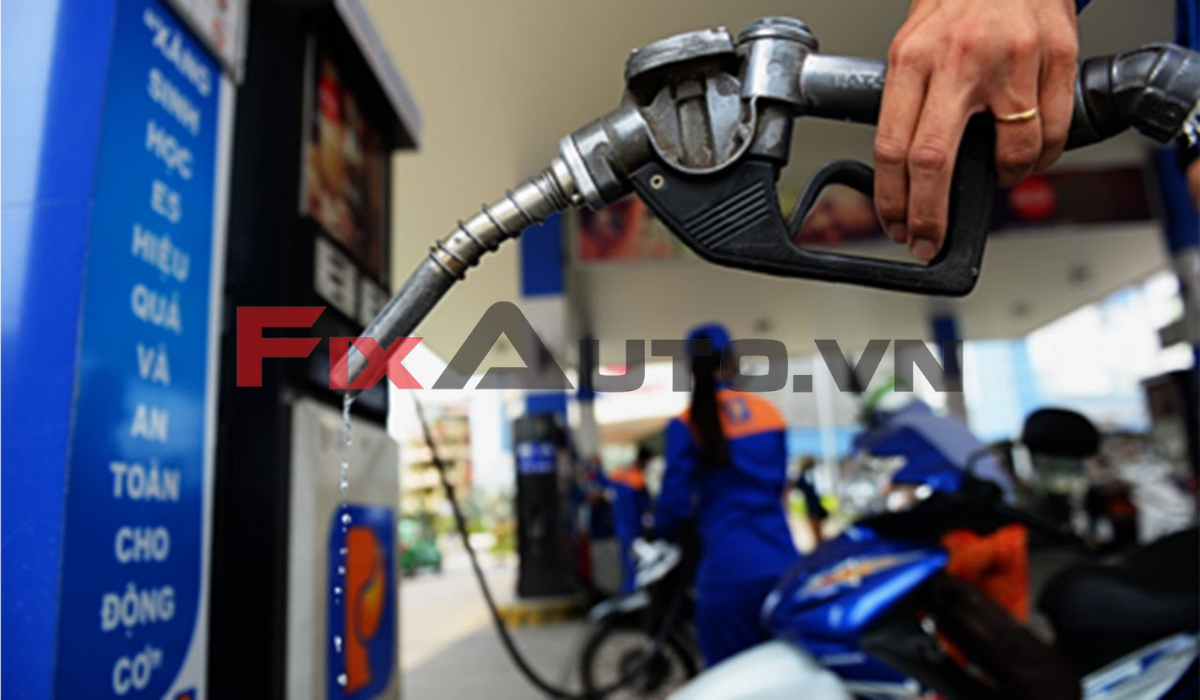 cách đổ xăng ô tô 