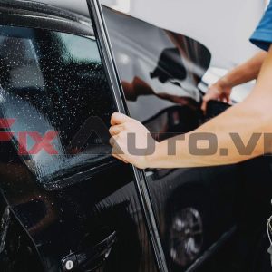 Dám film cách nhiệt để chống nóng cho xe