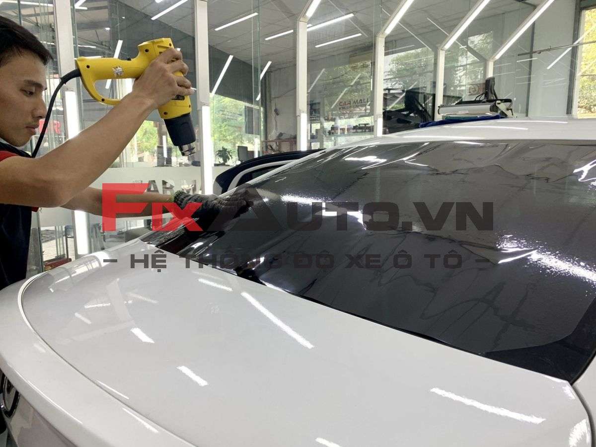 FixAuto dán phim cách nhiệt 3M chuyên nghiệp, giá tốt