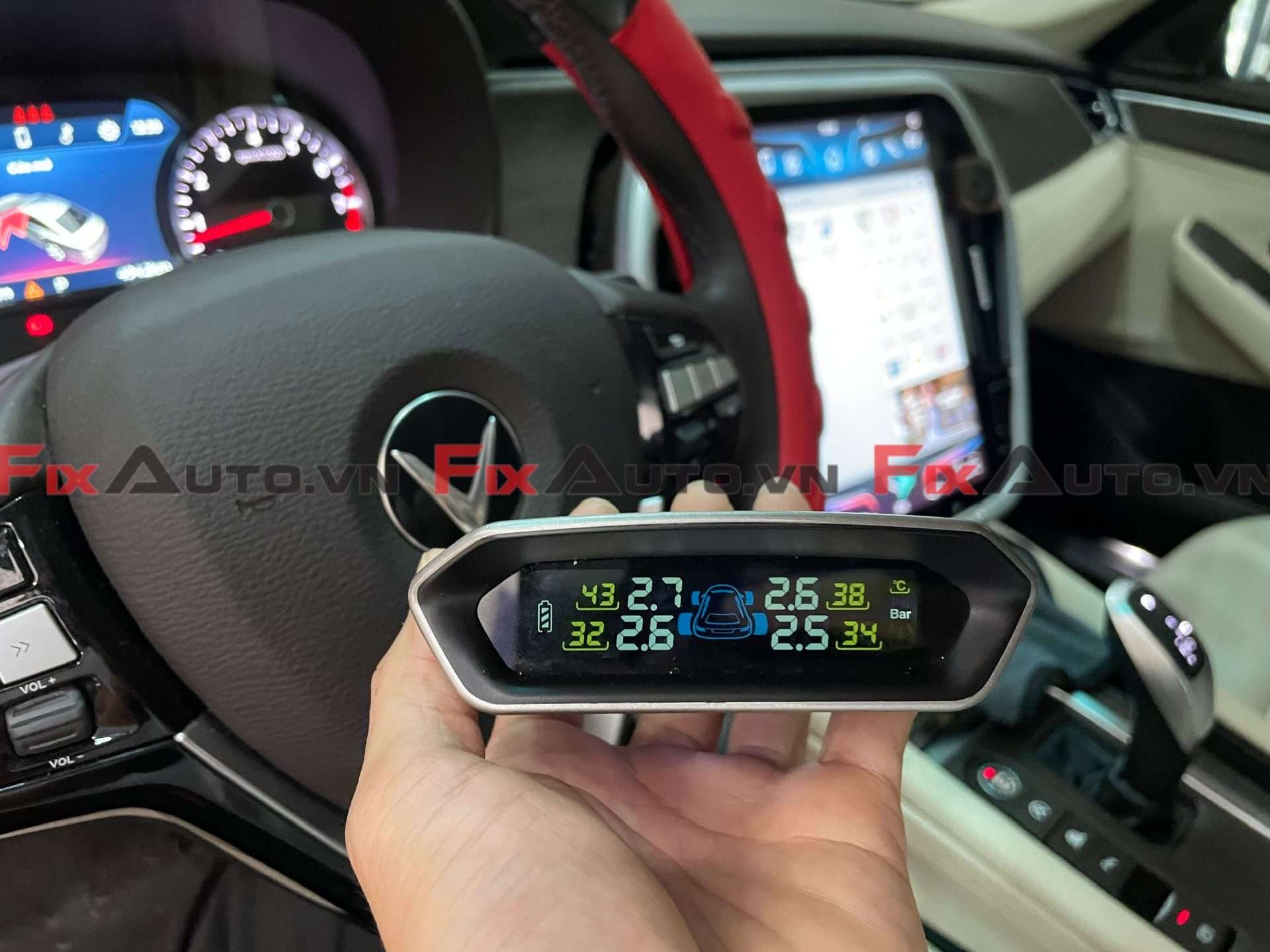 Cảm biến đo áp suất lốp là một thiết bị quan trọng với Vinfast Lux A2.0 độ