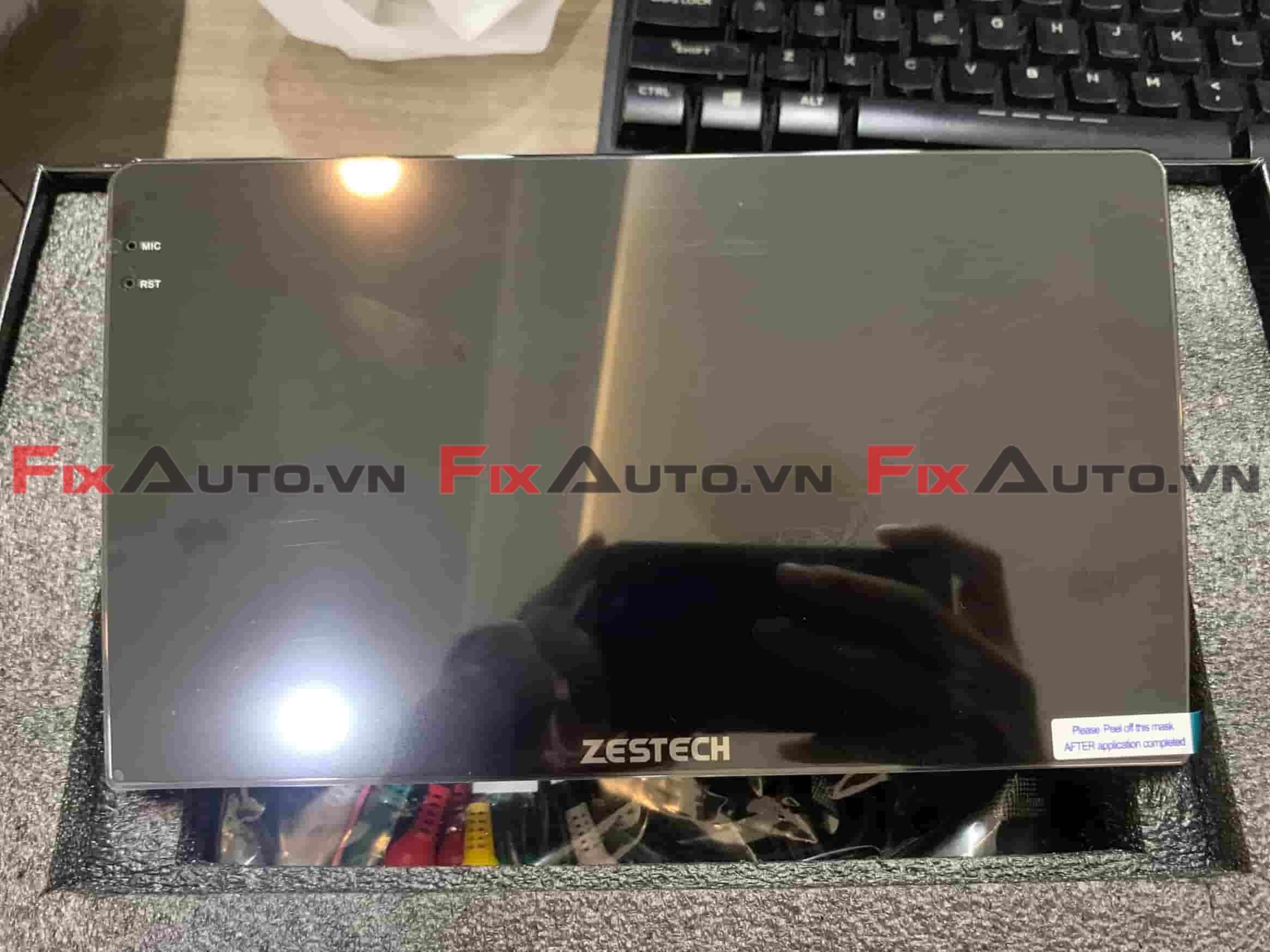 Với ZX10+ bản tiêu chuẩn, bạn có thể đa nhiệm mượt mà giữa các ứng dụng