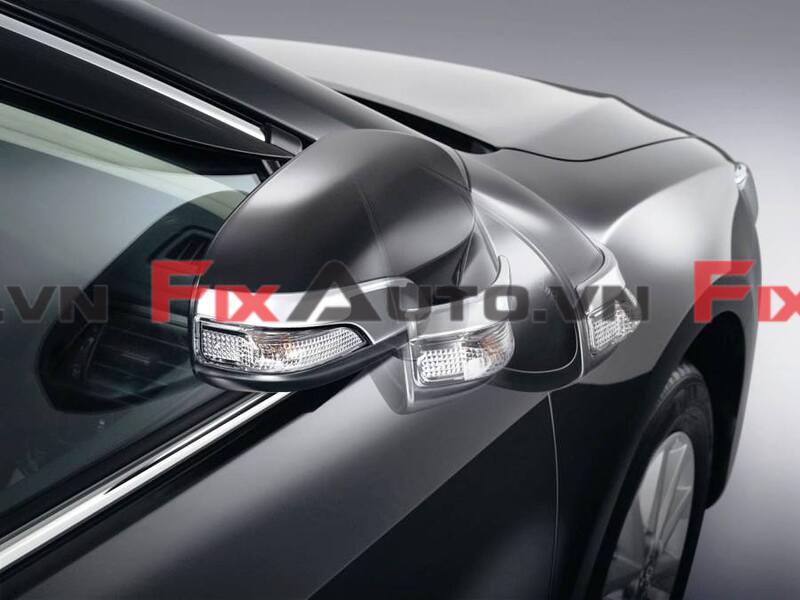 gập gương lên xuống kính xe attrage