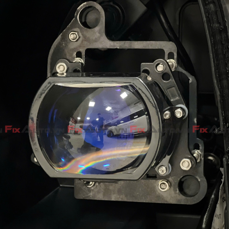 Độ đèn tăng sáng xe Limo Green